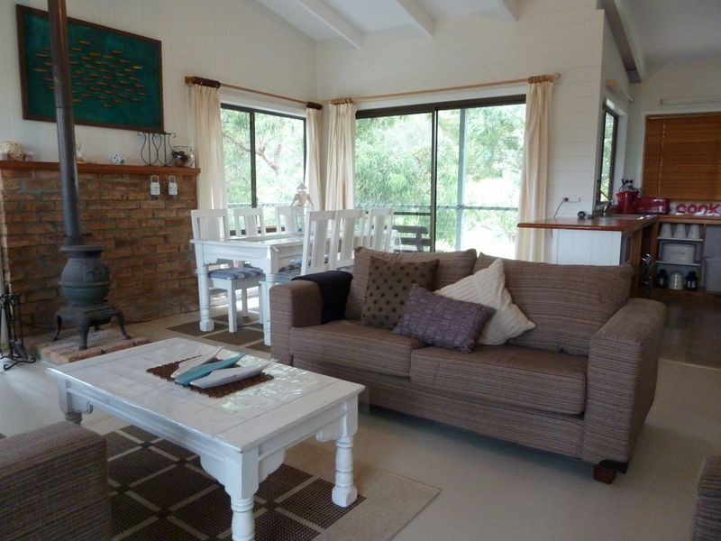 12 Lakeland Avenue, Berrara NSW 2540