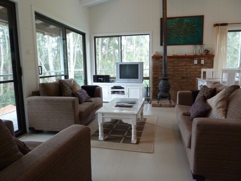 12 Lakeland Avenue, Berrara NSW 2540