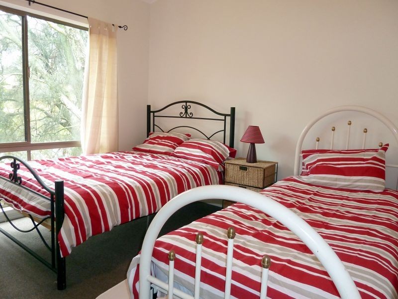 12 Lakeland Avenue, Berrara NSW 2540