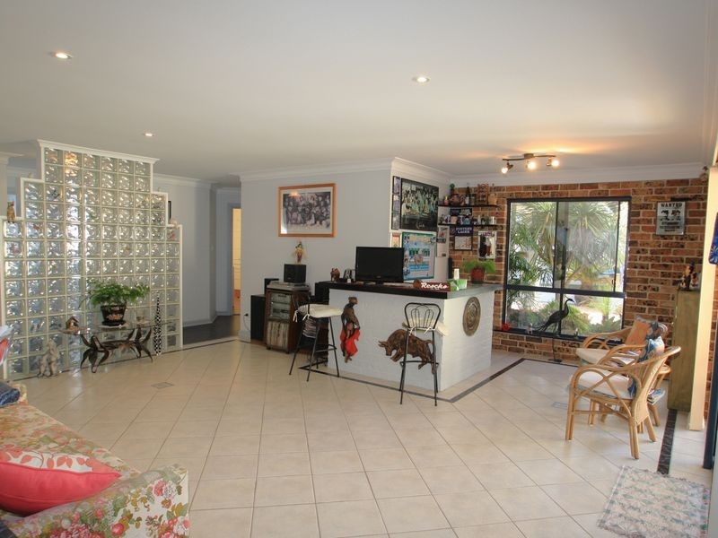 14 Inlet Avenue, Sussex Inlet NSW 2540