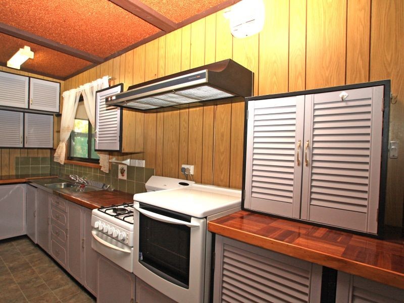 27 Edgewater Avenue, Sussex Inlet NSW 2540