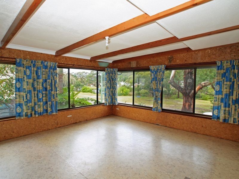 27 Edgewater Avenue, Sussex Inlet NSW 2540