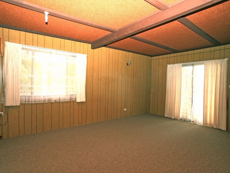 27 Edgewater Avenue, Sussex Inlet NSW 2540