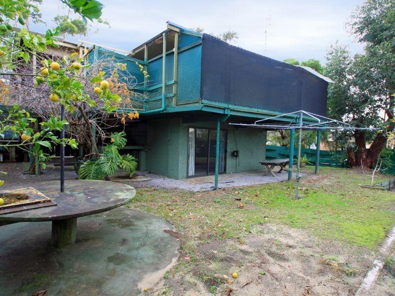 27 Edgewater Avenue, Sussex Inlet NSW 2540