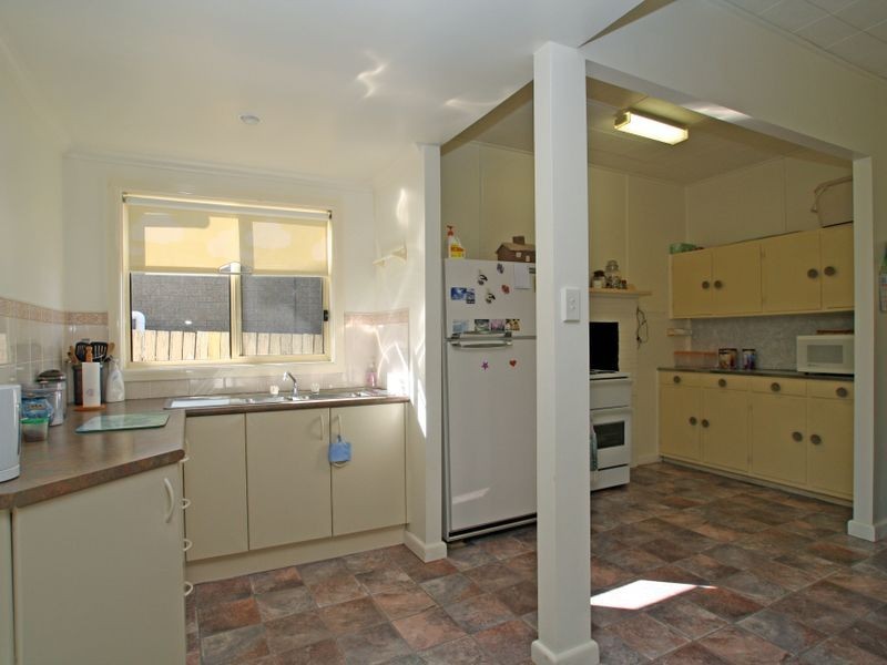 43 Iverison Road, Sussex Inlet NSW 2540