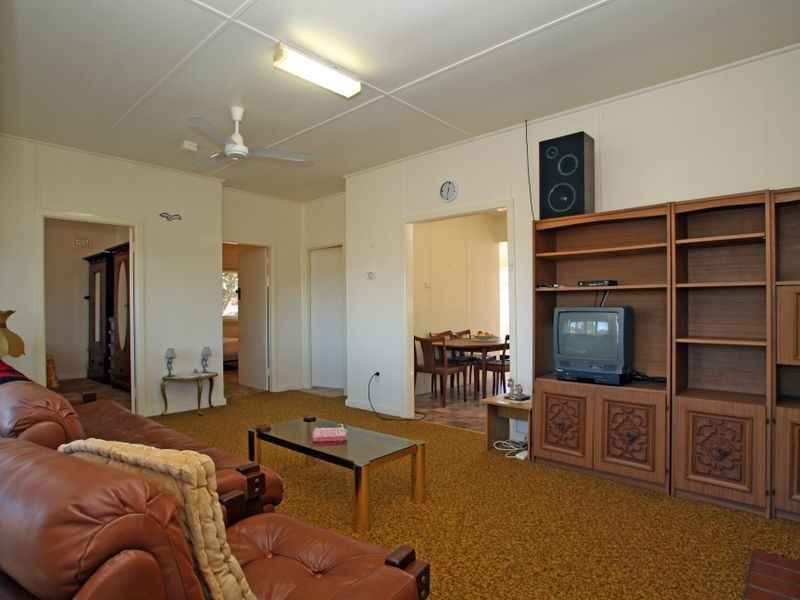 43 Iverison Road, Sussex Inlet NSW 2540
