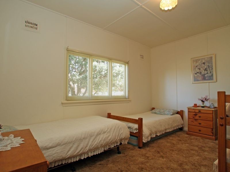 43 Iverison Road, Sussex Inlet NSW 2540