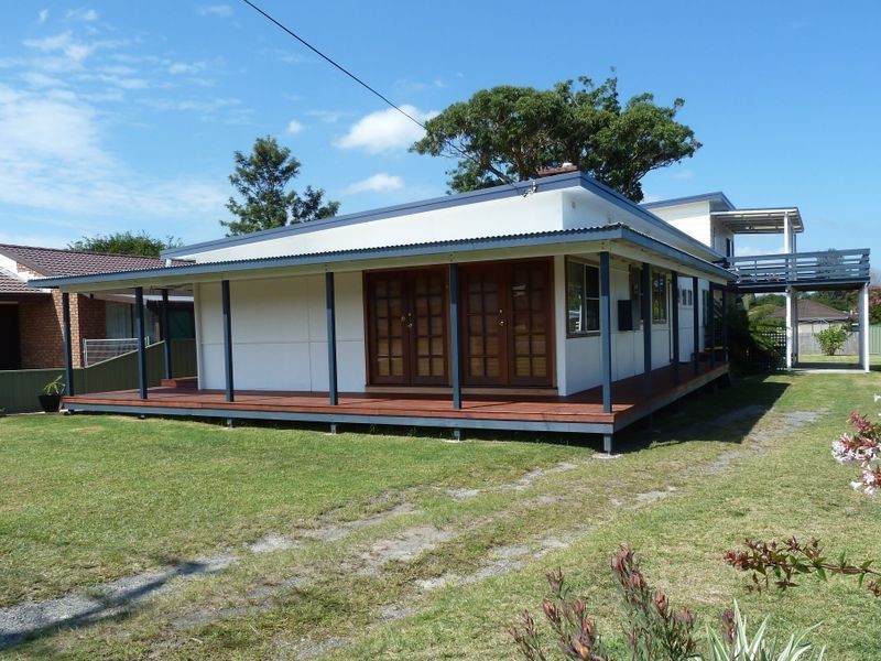 14 Ocean View Road, Sussex Inlet NSW 2540