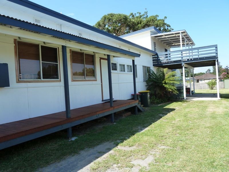 14 Ocean View Road, Sussex Inlet NSW 2540