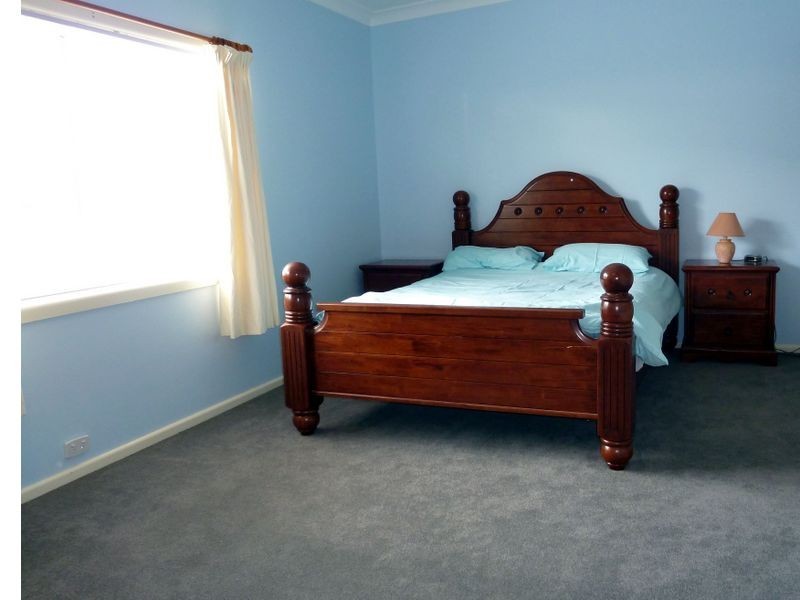 14 Ocean View Road, Sussex Inlet NSW 2540