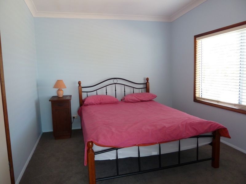 14 Ocean View Road, Sussex Inlet NSW 2540