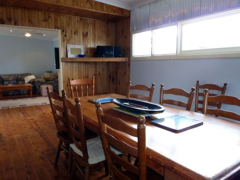 14 Ocean View Road, Sussex Inlet NSW 2540