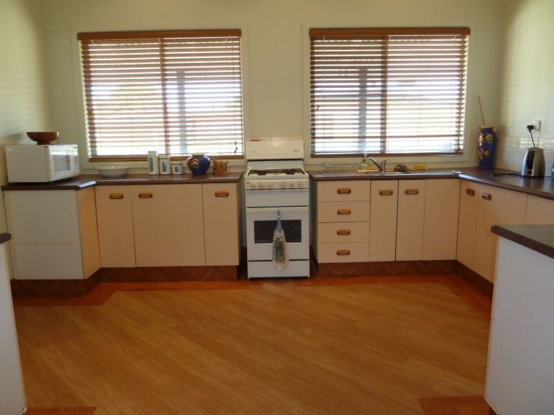 14 Ocean View Road, Sussex Inlet NSW 2540