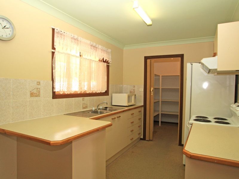 11 Suncrest Avenue, Sussex Inlet NSW 2540