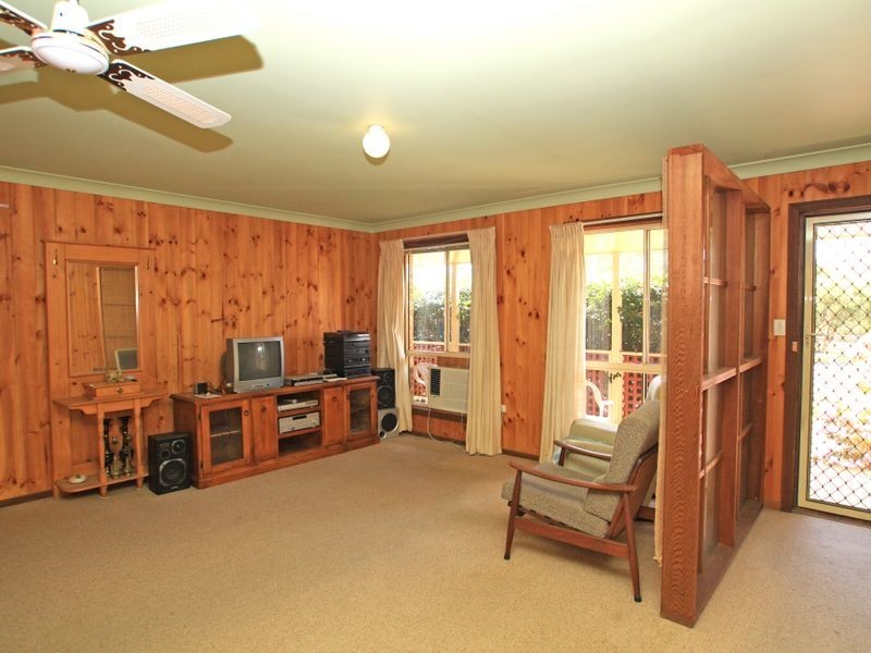 11 Suncrest Avenue, Sussex Inlet NSW 2540
