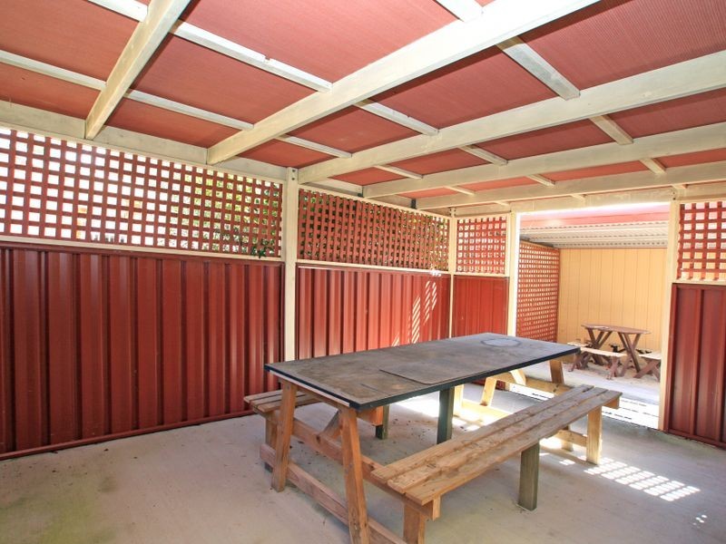 11 Suncrest Avenue, Sussex Inlet NSW 2540
