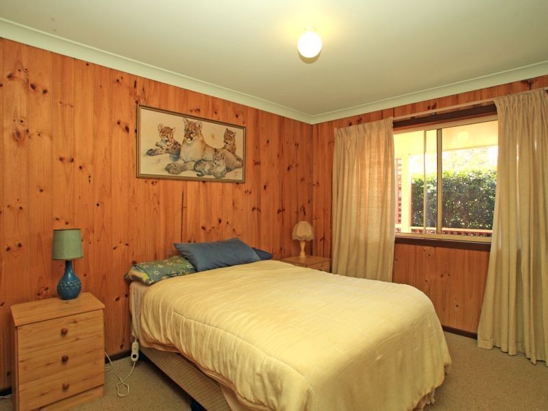 11 Suncrest Avenue, Sussex Inlet NSW 2540