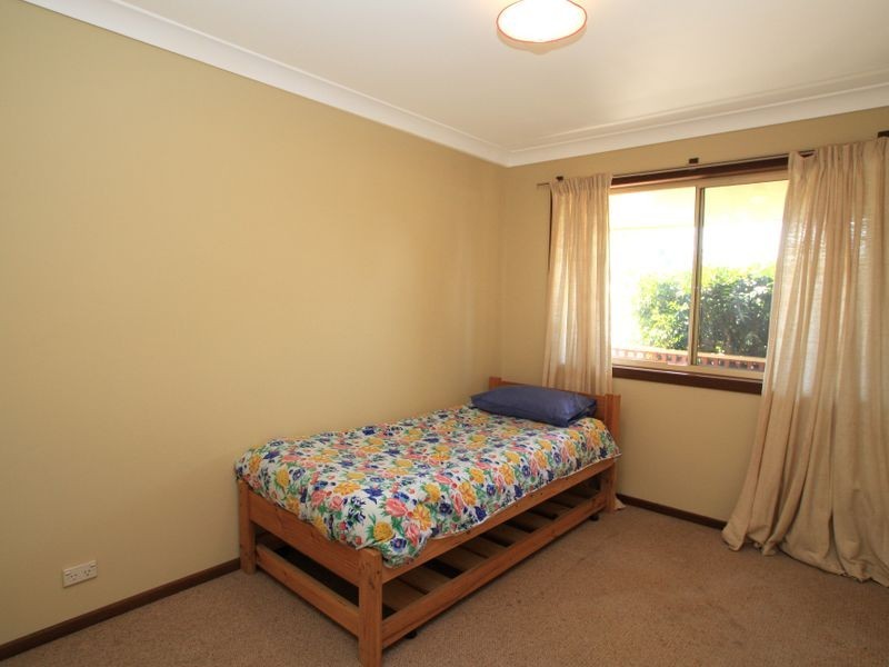 11 Suncrest Avenue, Sussex Inlet NSW 2540
