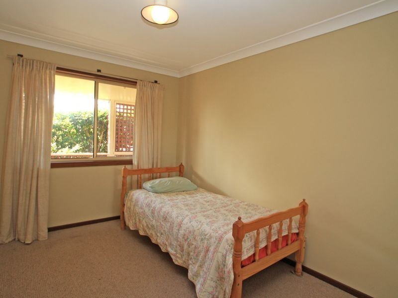 11 Suncrest Avenue, Sussex Inlet NSW 2540