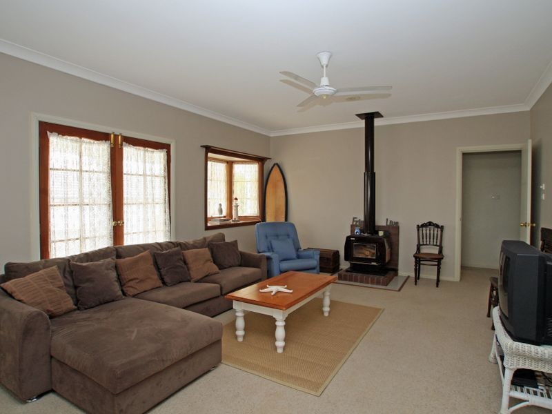 27 River Road, Sussex Inlet NSW 2540