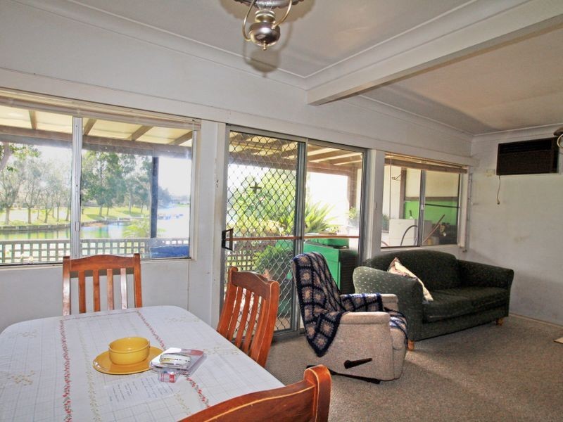 49 Sussex Inlet Rd, Sussex Inlet NSW 2540