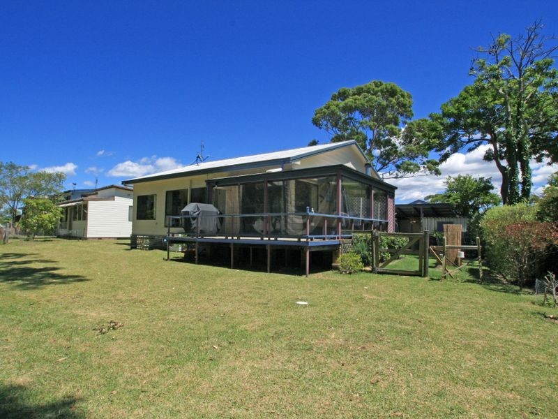 8 Ethel Avenue, Sussex Inlet NSW 2540