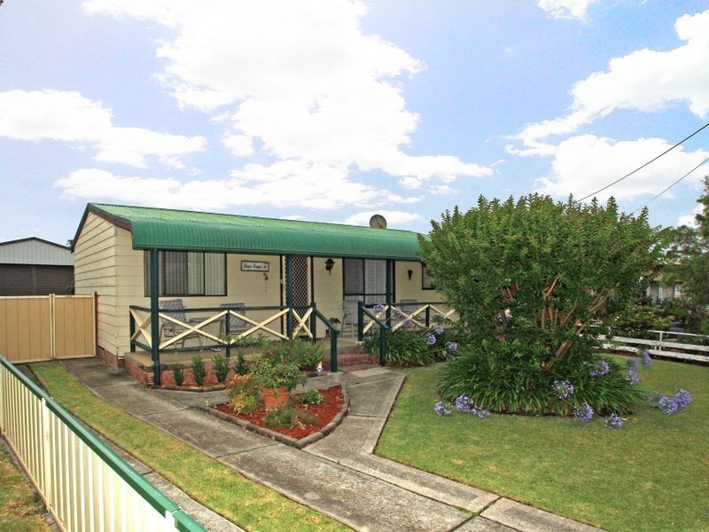 16 Ray Street, Sussex Inlet NSW 2540