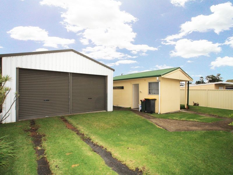 16 Ray Street, Sussex Inlet NSW 2540