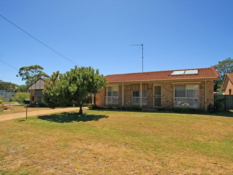 16 Lagoon Crescent, Sussex Inlet NSW 2540