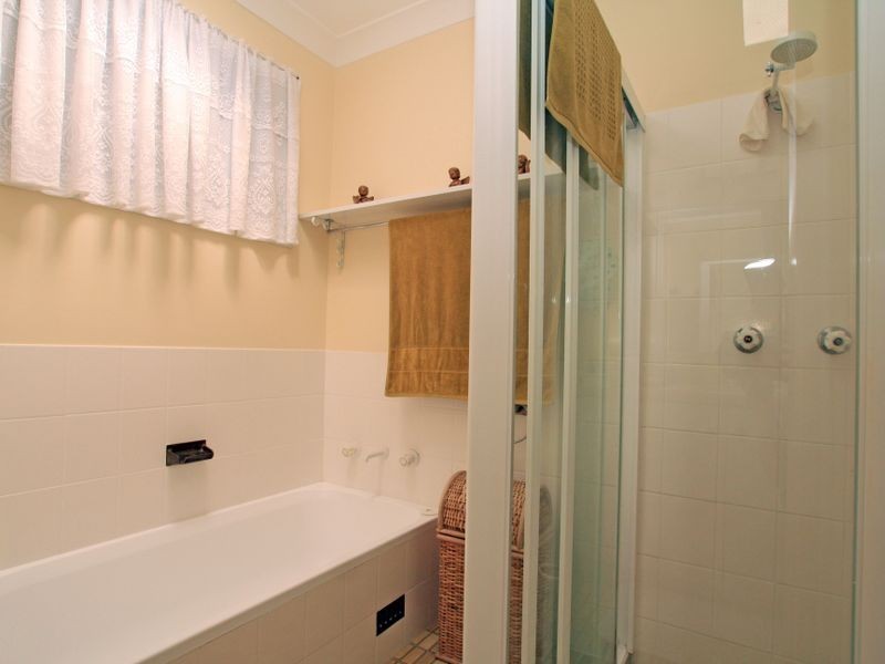 16 Lagoon Crescent, Sussex Inlet NSW 2540