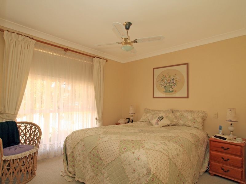 16 Lagoon Crescent, Sussex Inlet NSW 2540