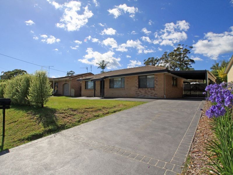14 Suncrest Avenue, Sussex Inlet NSW 2540