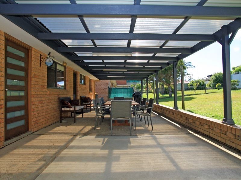 14 Suncrest Avenue, Sussex Inlet NSW 2540