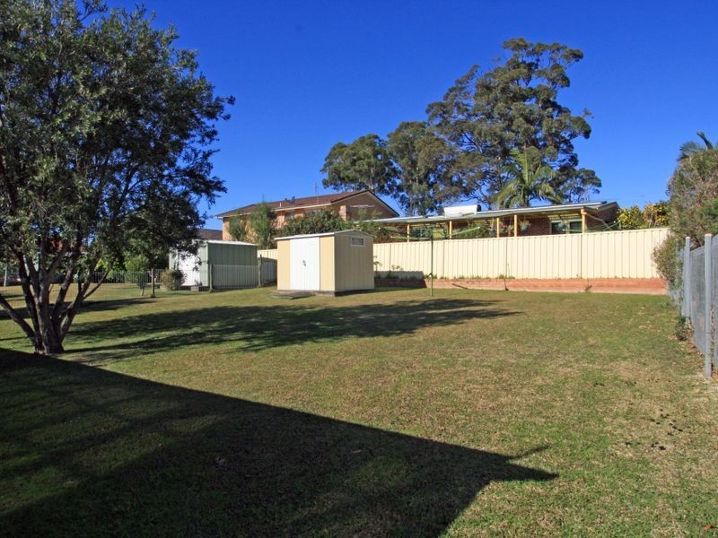 14 Suncrest Avenue, Sussex Inlet NSW 2540
