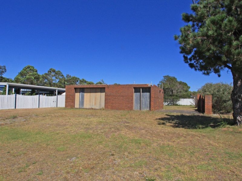 11 Drift Wood Avenue, Sussex Inlet NSW 2540