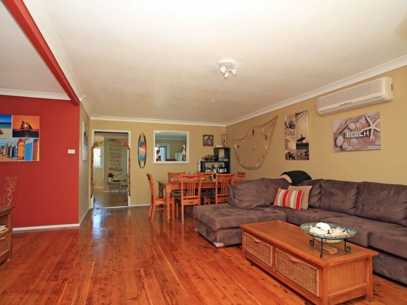 30 Ray Street, Sussex Inlet NSW 2540