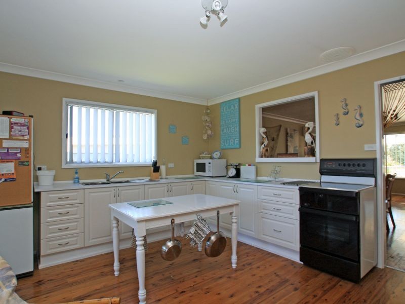 30 Ray Street, Sussex Inlet NSW 2540