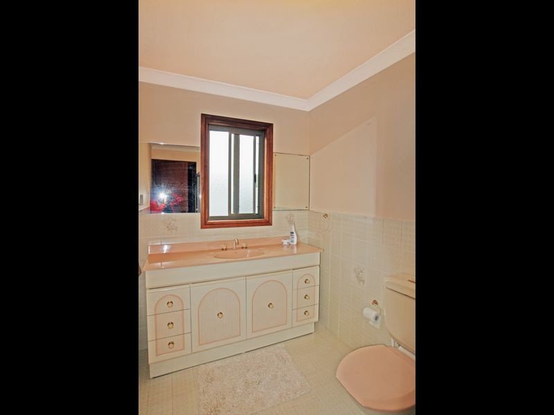 11 Greentree Avenue, Sussex Inlet NSW 2540