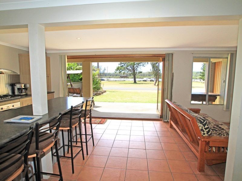 5 Edgewater Avenue, Sussex Inlet NSW 2540