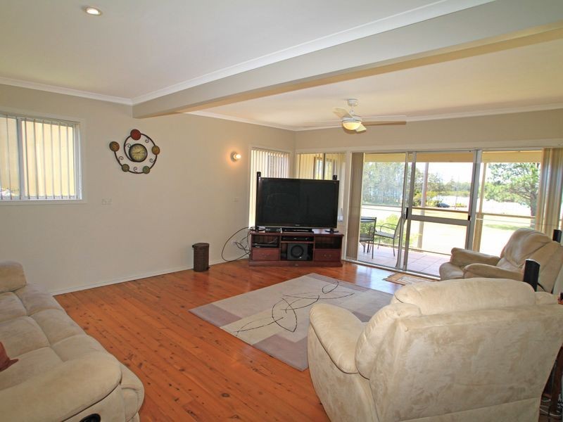 5 Edgewater Avenue, Sussex Inlet NSW 2540