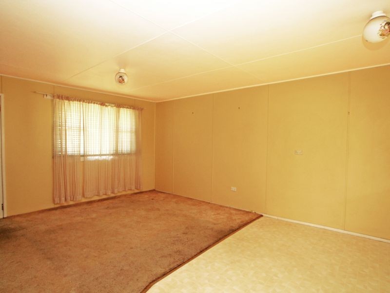 21 Government Road, Sussex Inlet NSW 2540