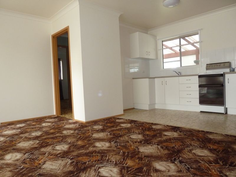 2 Suncrest Ave, Sussex Inlet NSW 2540