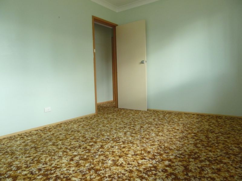 2 Suncrest Ave, Sussex Inlet NSW 2540