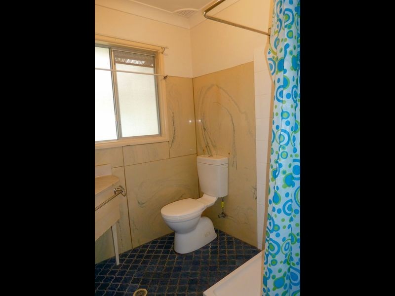 2 Suncrest Ave, Sussex Inlet NSW 2540