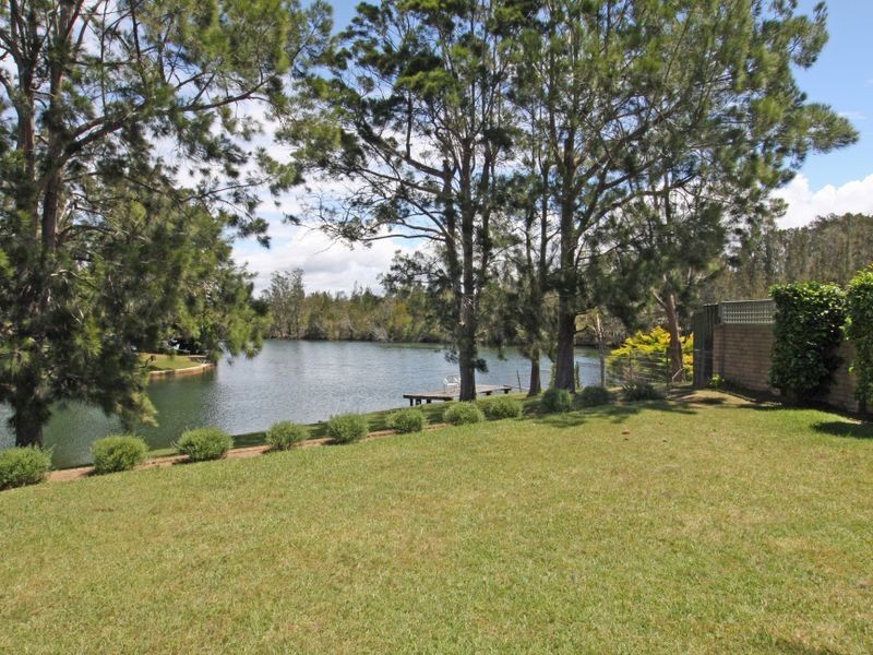 7 Lagoon Crescent, Sussex Inlet NSW 2540