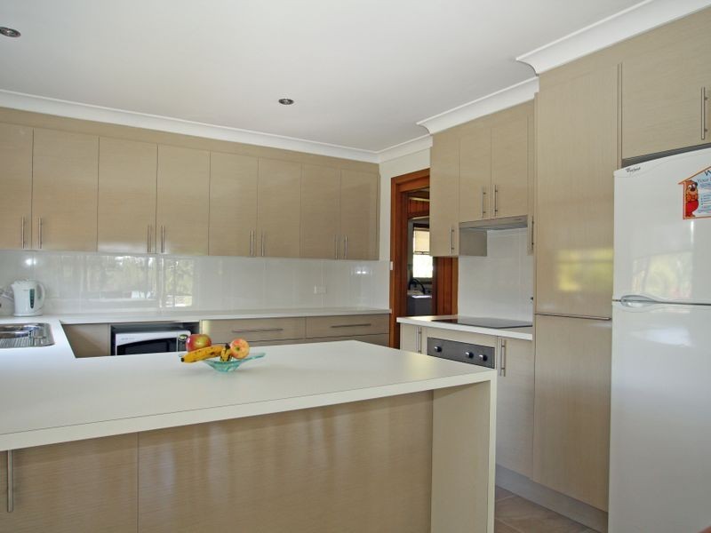 7 Lagoon Crescent, Sussex Inlet NSW 2540