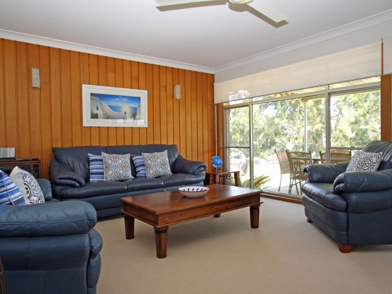 7 Lagoon Crescent, Sussex Inlet NSW 2540