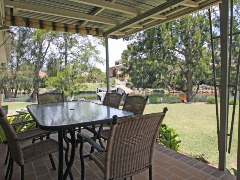 7 Lagoon Crescent, Sussex Inlet NSW 2540