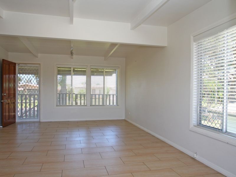 15 Ray Street, Sussex Inlet NSW 2540