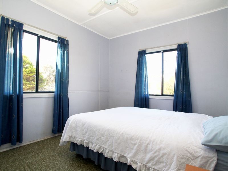 1 Pope Avenue, Berrara NSW 2540